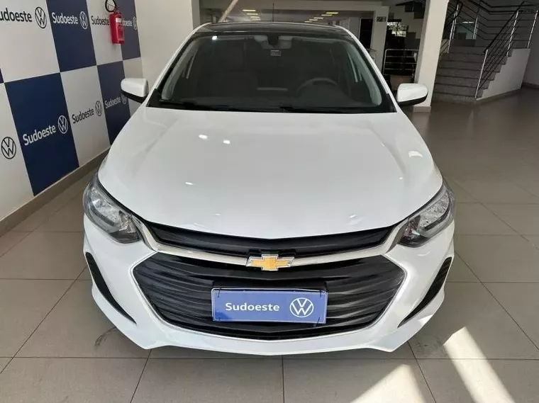 Chevrolet Onix Branco 2