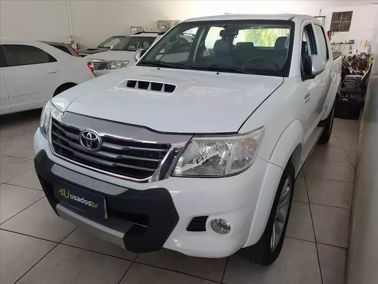 Toyota Hilux Branco 3