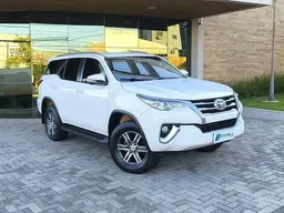 Toyota Hilux SW4