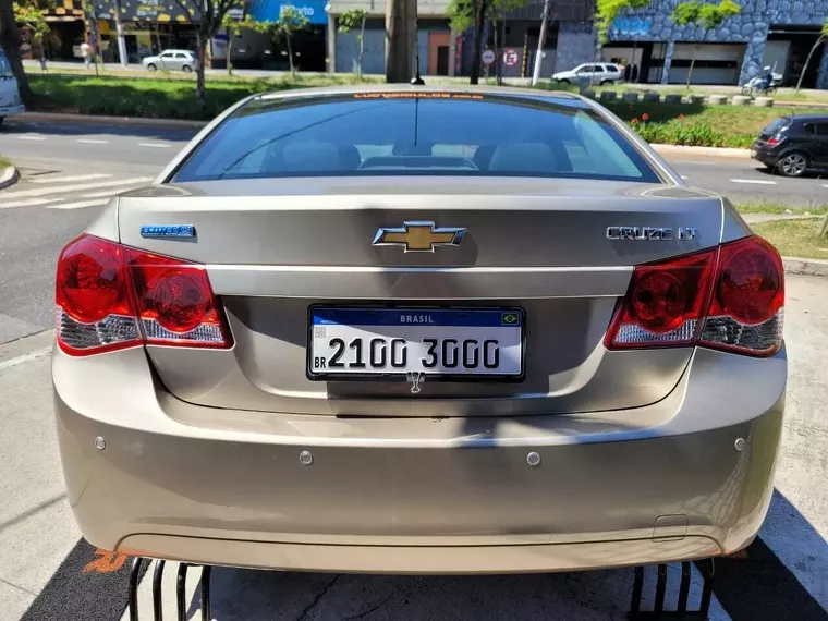 Chevrolet Cruze Dourado 2