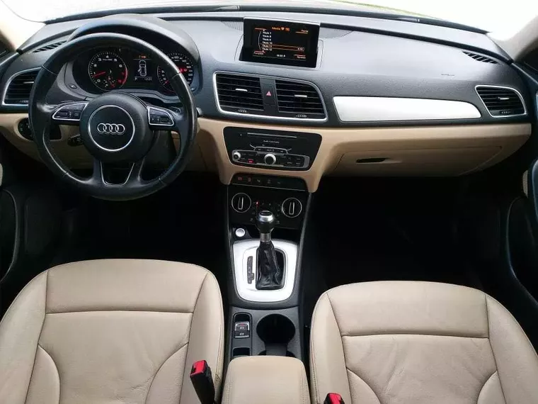 Audi Q3 Preto 9