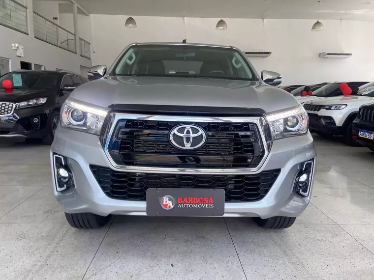 Toyota Hilux Prata 6