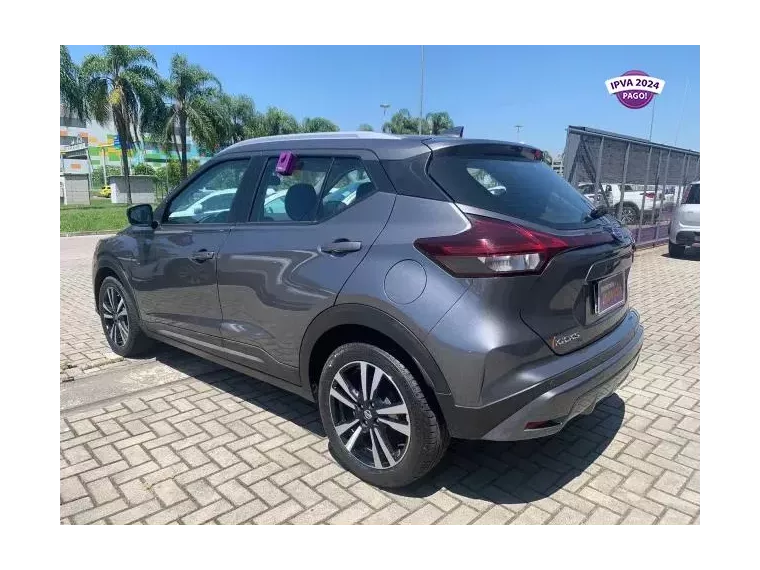 Nissan Kicks Cinza 2