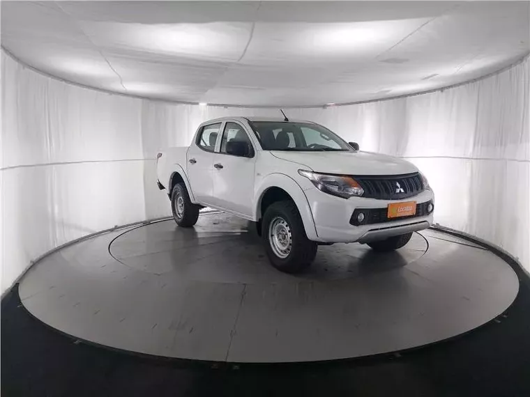 Mitsubishi L200 Triton Branco 9