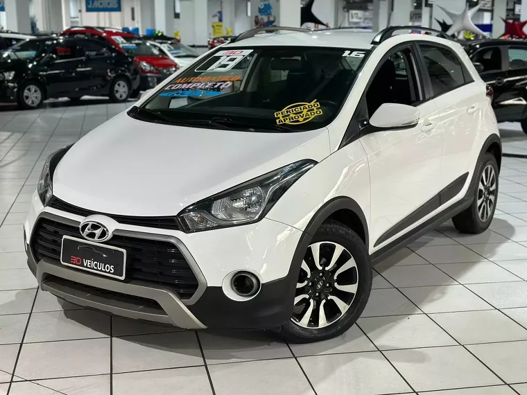 Hyundai HB20X Dourado 30