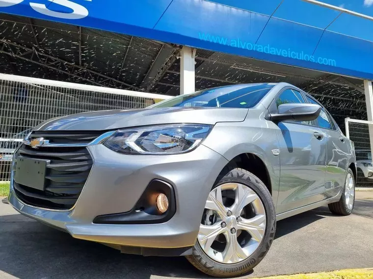 Chevrolet Onix Cinza 5