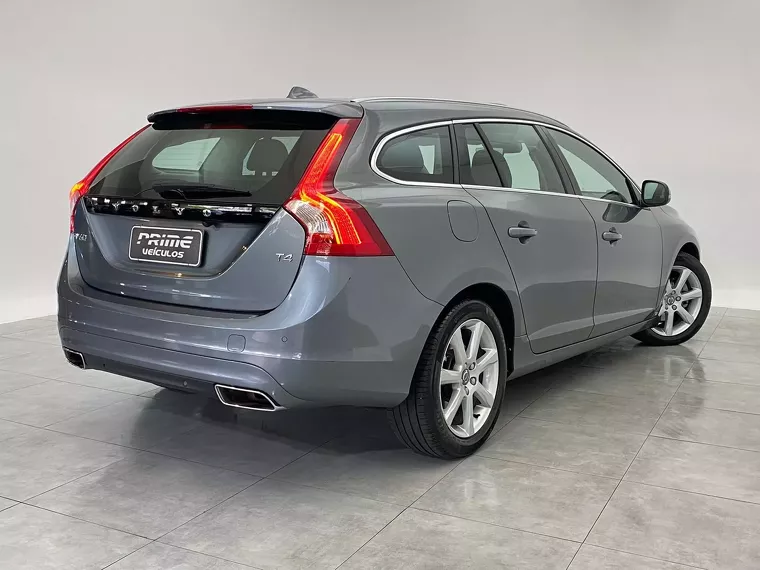 Volvo V60 Cinza 5