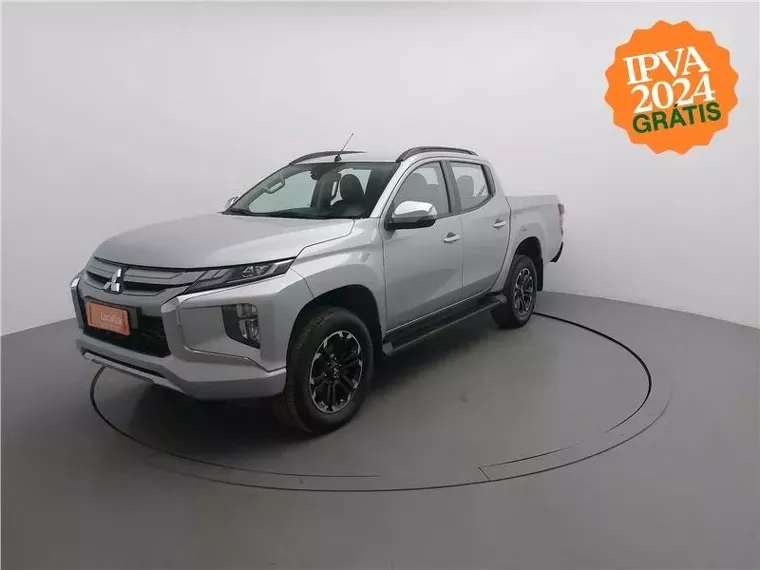 Mitsubishi L200 Triton Prata 13