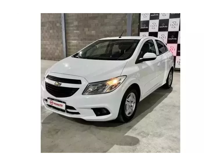 Chevrolet Onix Branco 1