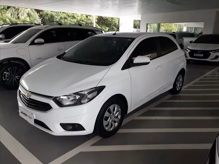 Chevrolet Onix Branco 1