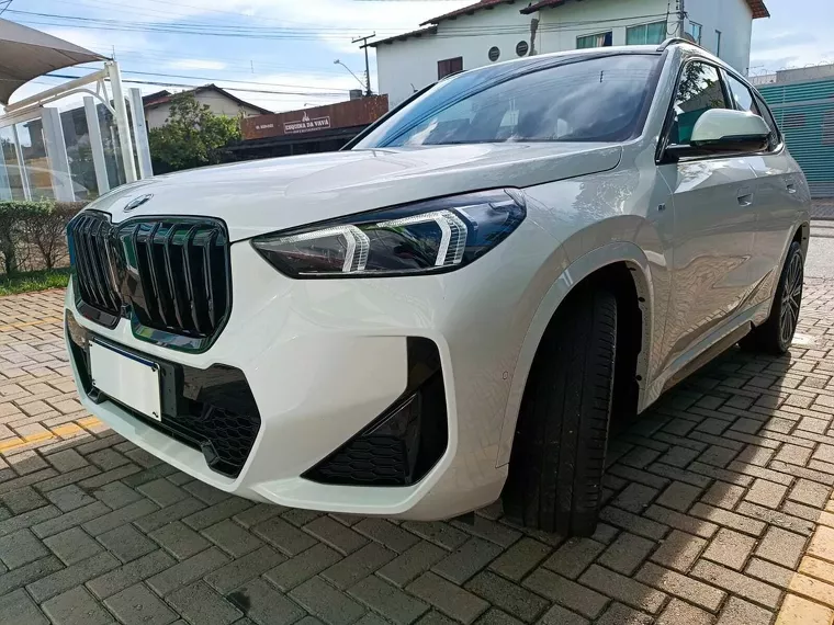 BMW X1 Branco 8