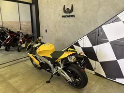 Aprilia RSV4-R