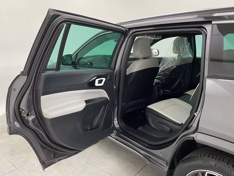 Jeep Commander Cinza 10