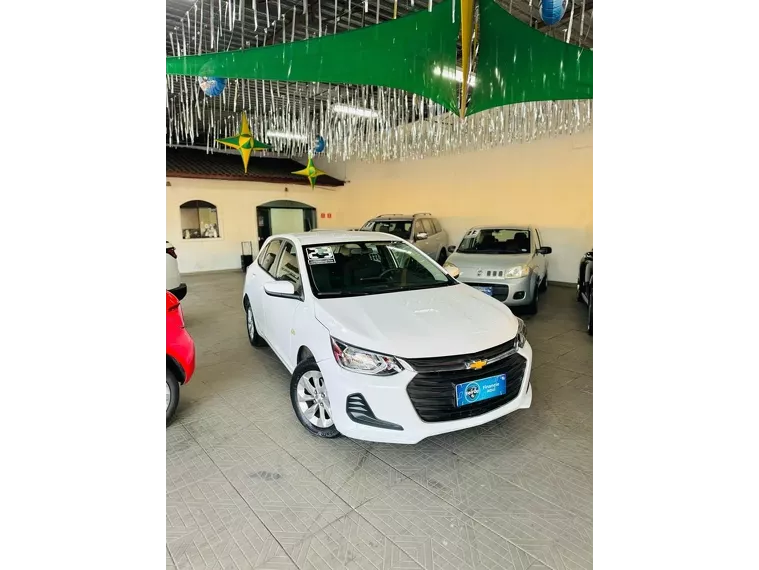 Chevrolet Onix Branco 4