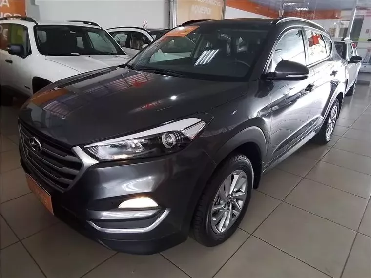 Hyundai Tucson Cinza 17