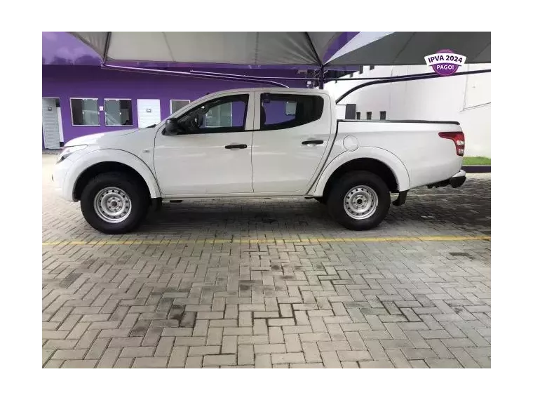 Mitsubishi L200 Branco 2