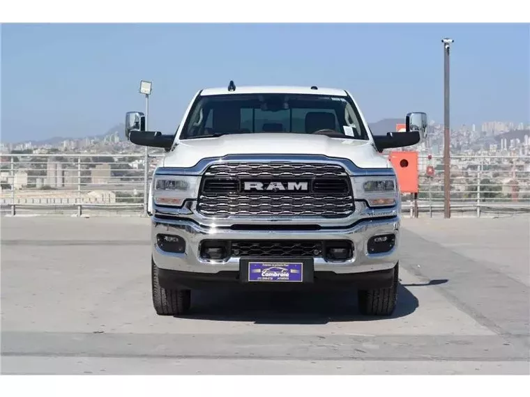 RAM 2500 Branco 12