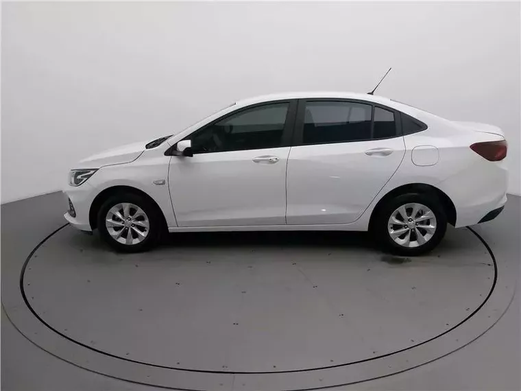 Chevrolet Onix Branco 2