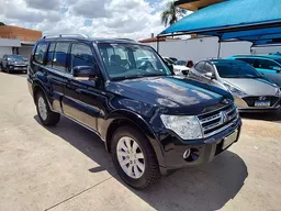 Mitsubishi Pajero Full