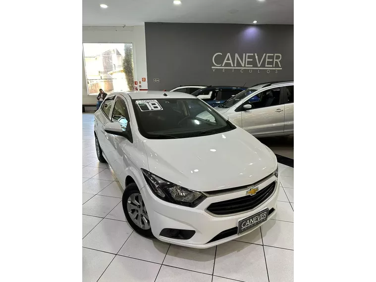 Chevrolet Onix Branco 1