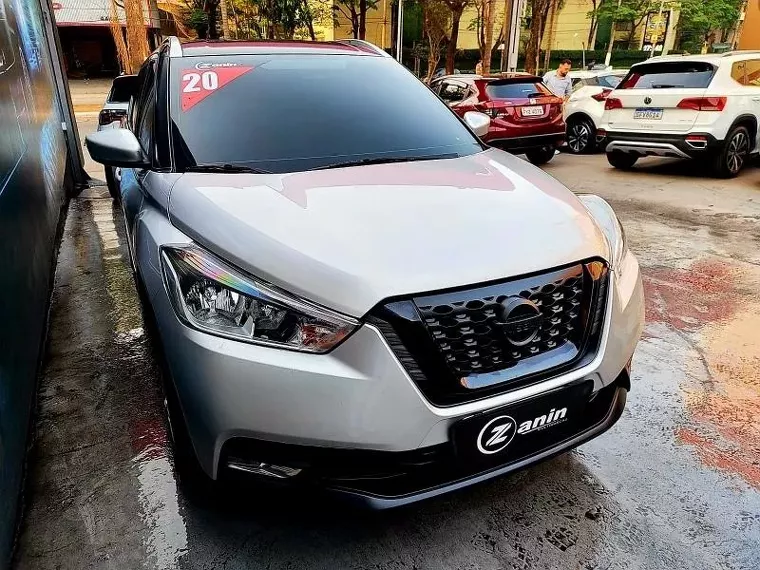 Nissan Kicks Prata 12