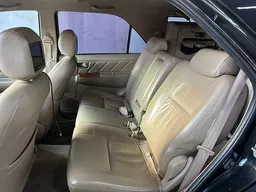 Toyota Hilux SW4