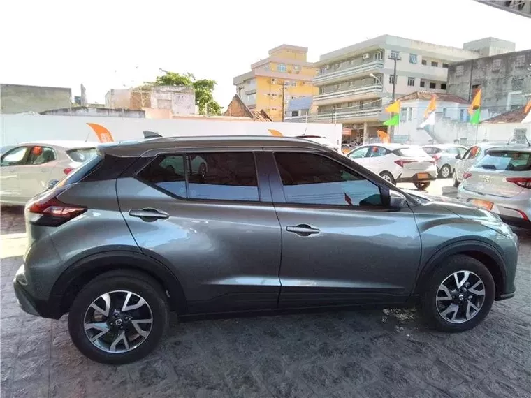 Nissan Kicks Cinza 1