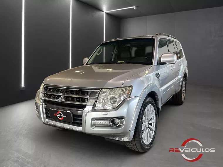 Mitsubishi Pajero Full Prata 1