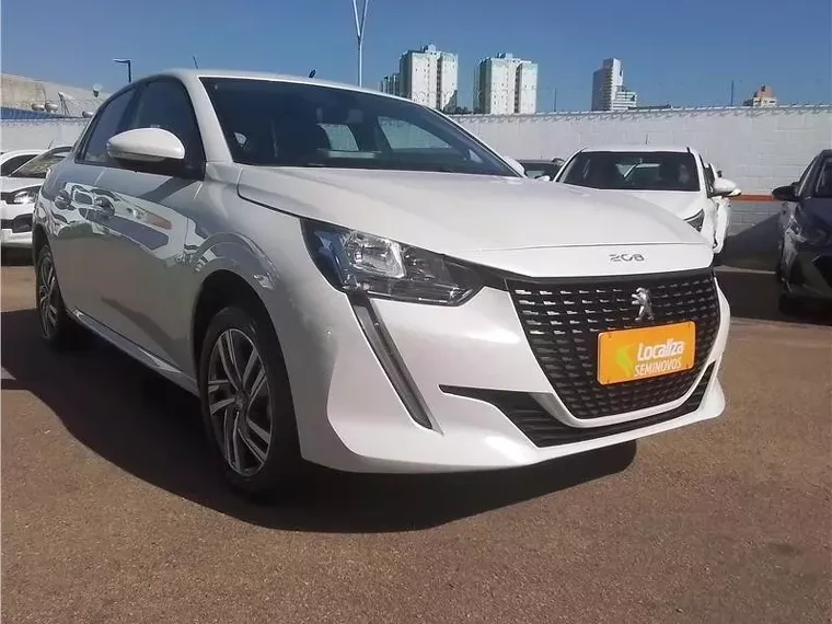 Peugeot 208 Branco 8