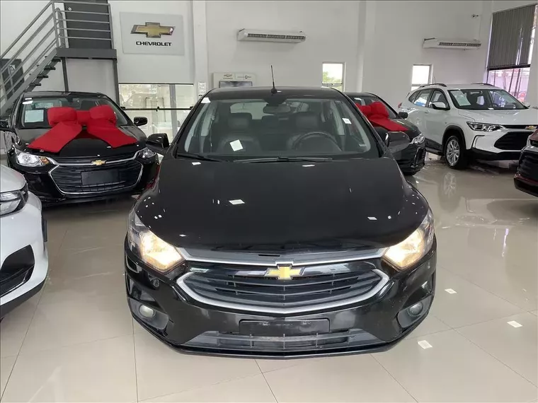 Chevrolet Onix Preto 7