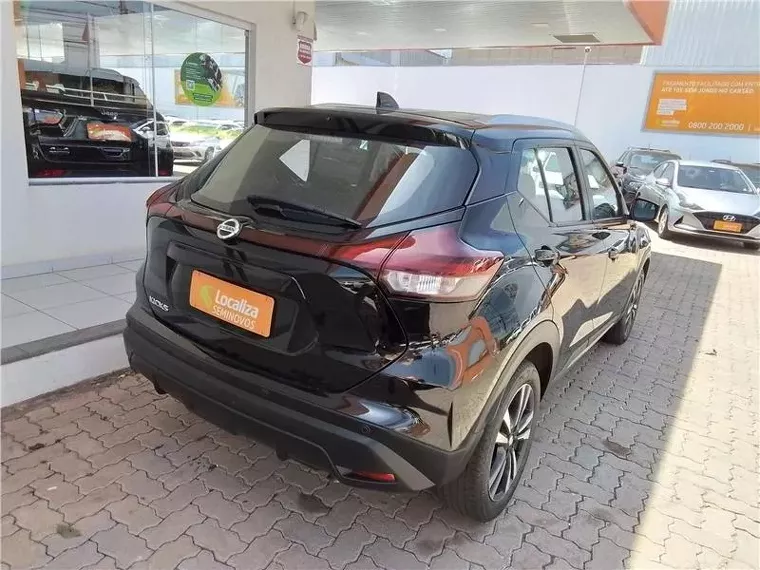 Nissan Kicks Preto 8