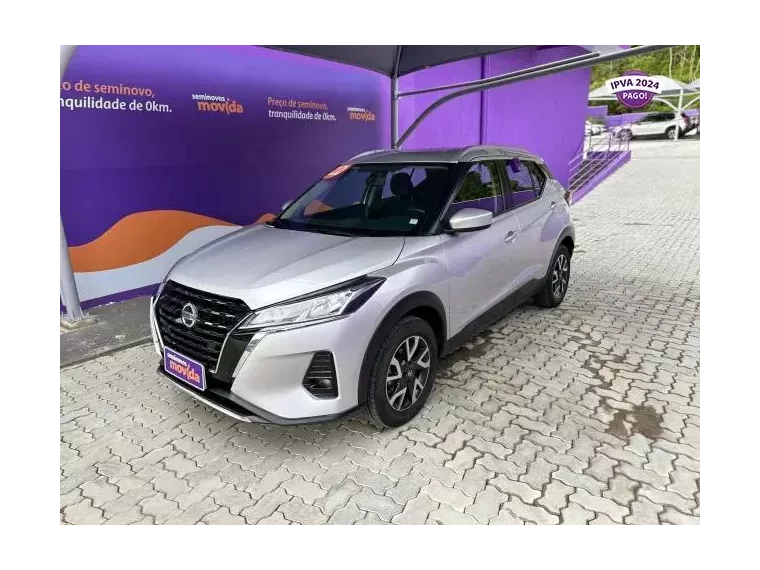 Nissan Kicks Prata 6