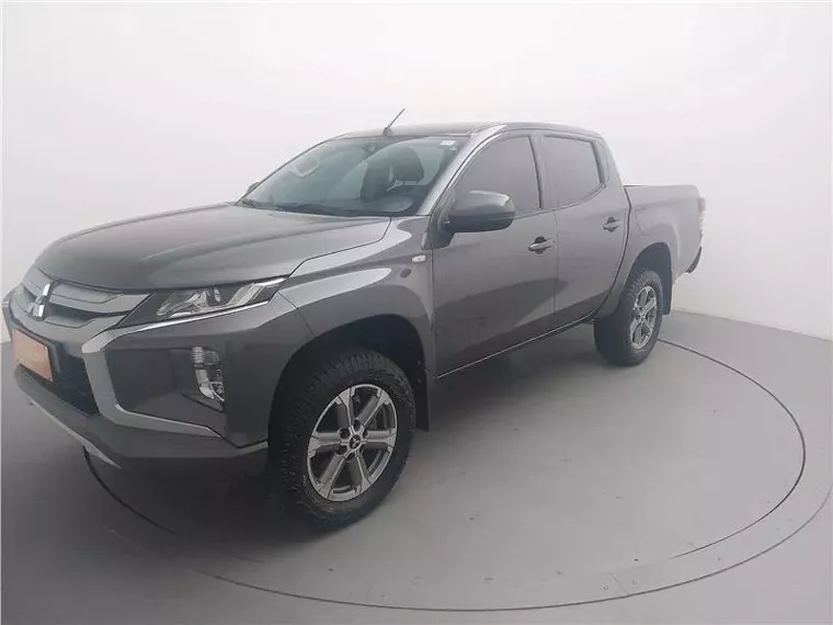 Mitsubishi L200 Triton Cinza 5