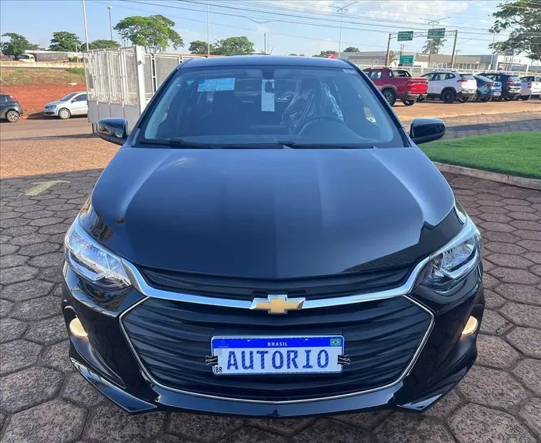 Chevrolet Onix Preto 11