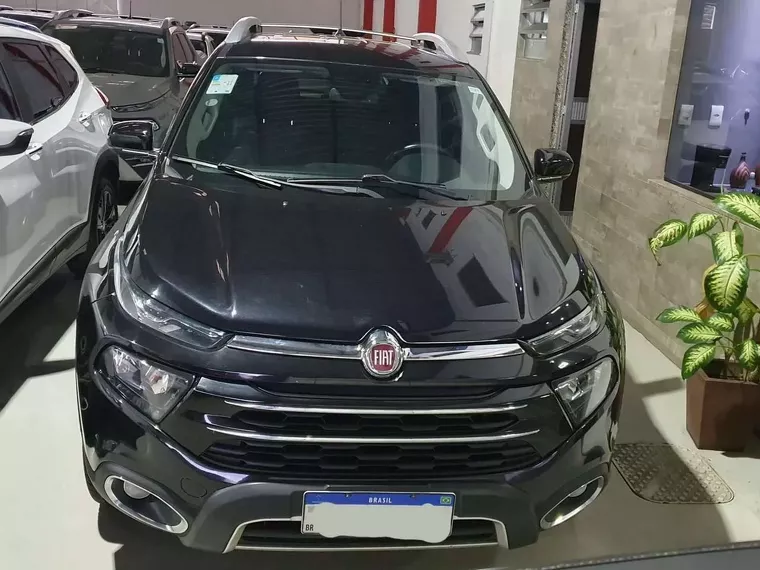 Fiat Toro Preto 1