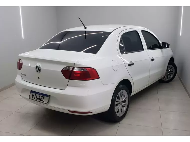 Volkswagen Voyage Branco 12