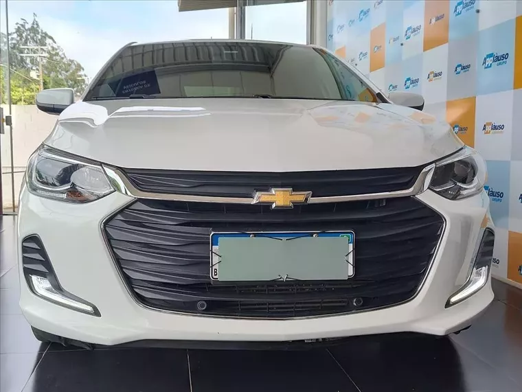 Chevrolet Onix Branco 8