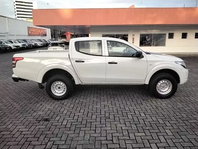 Mitsubishi L200 Triton Branco 3