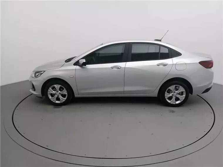 Chevrolet Onix Prata 13