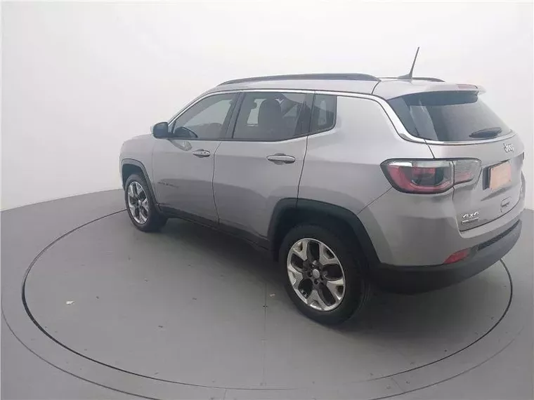 Jeep Compass Prata 17