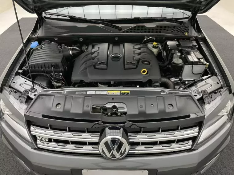 Volkswagen Amarok Cinza 13