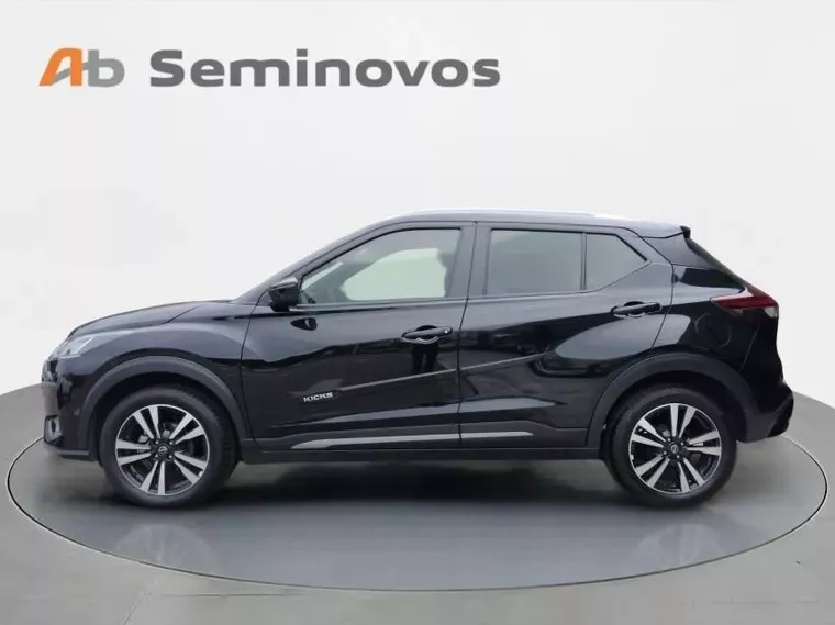 Nissan Kicks Preto 10