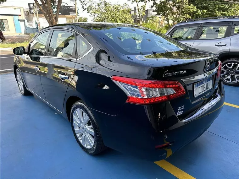 Nissan Sentra Preto 1