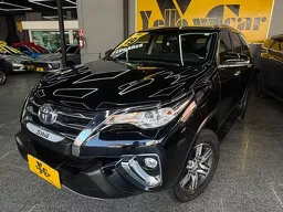 Toyota Hilux SW4
