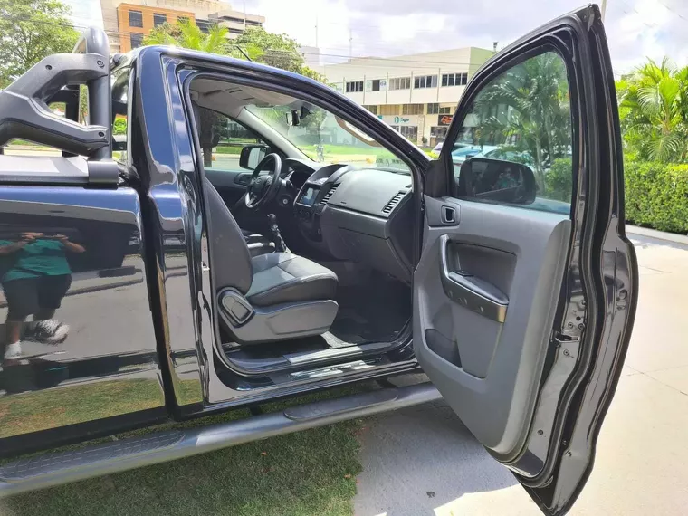 Ford Ranger Preto 6