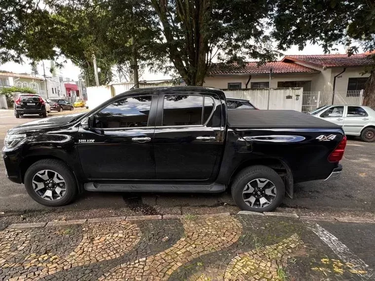 Toyota Hilux Preto 1