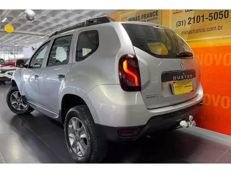 Renault Duster Prata 12