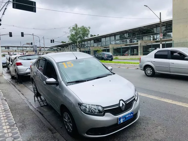 Renault Logan Prata 11