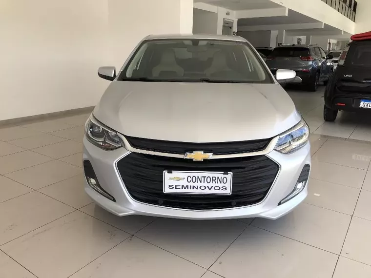 Chevrolet Onix Prata 11