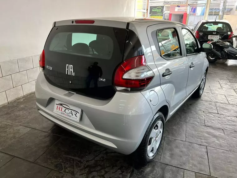 Fiat Mobi Prata 10